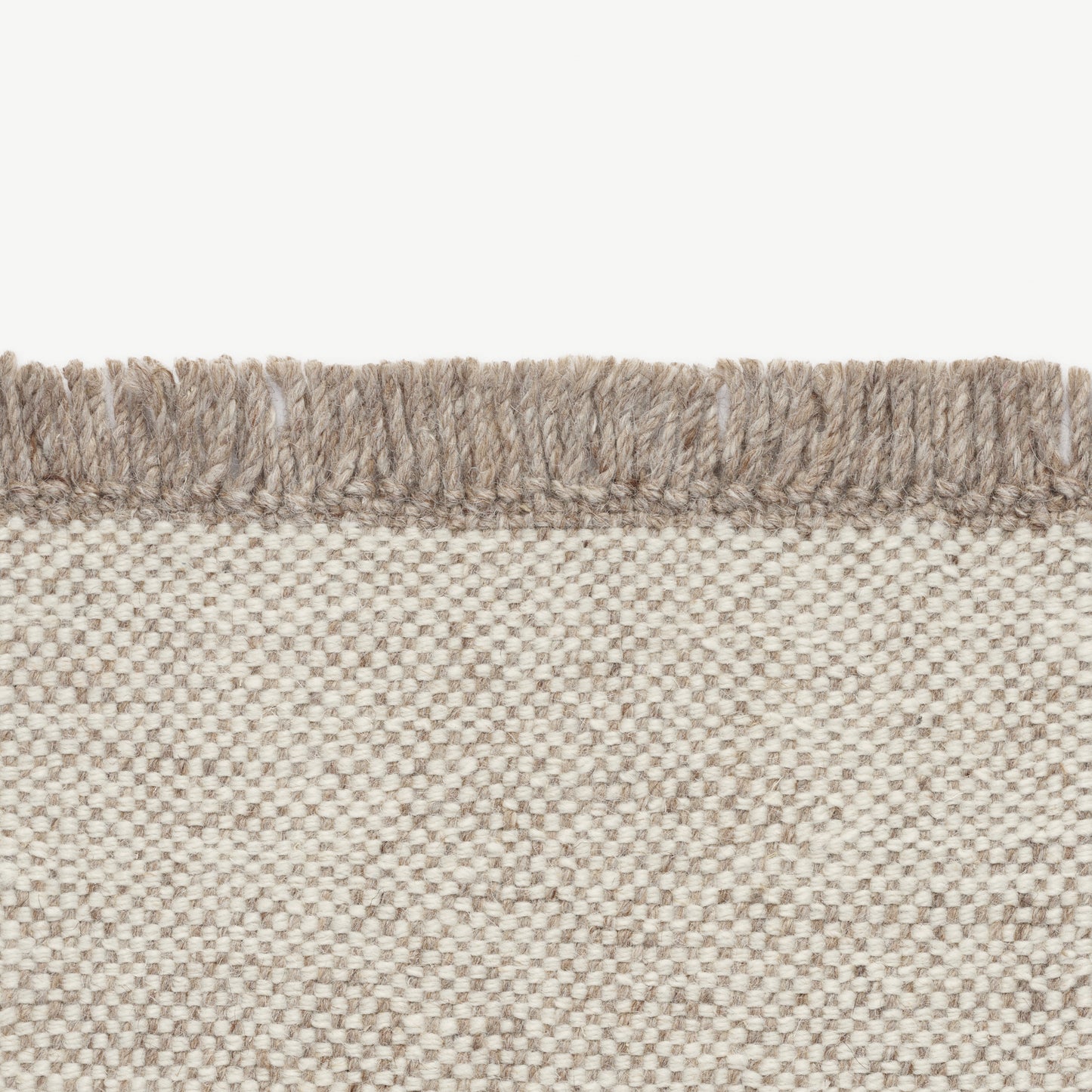 Yield Naturally Coloured Fringes