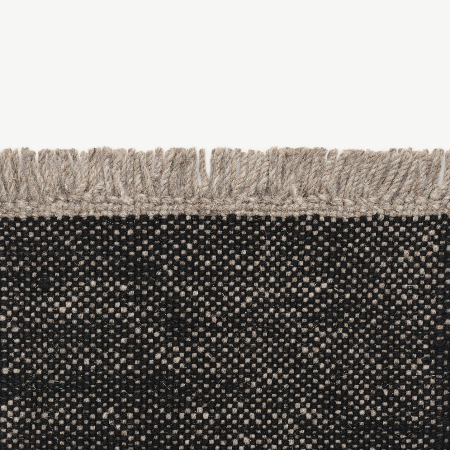 Yield Naturally Coloured Fringes