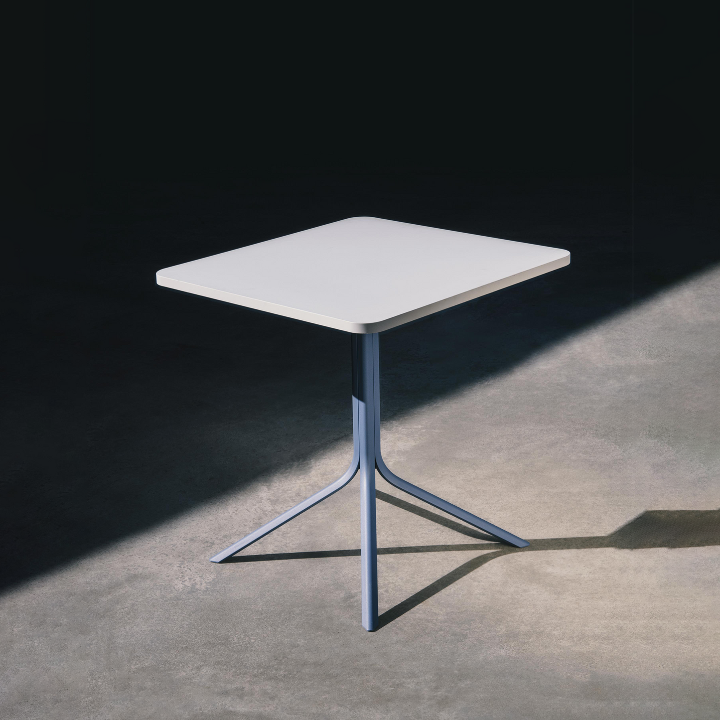 High Tri Table