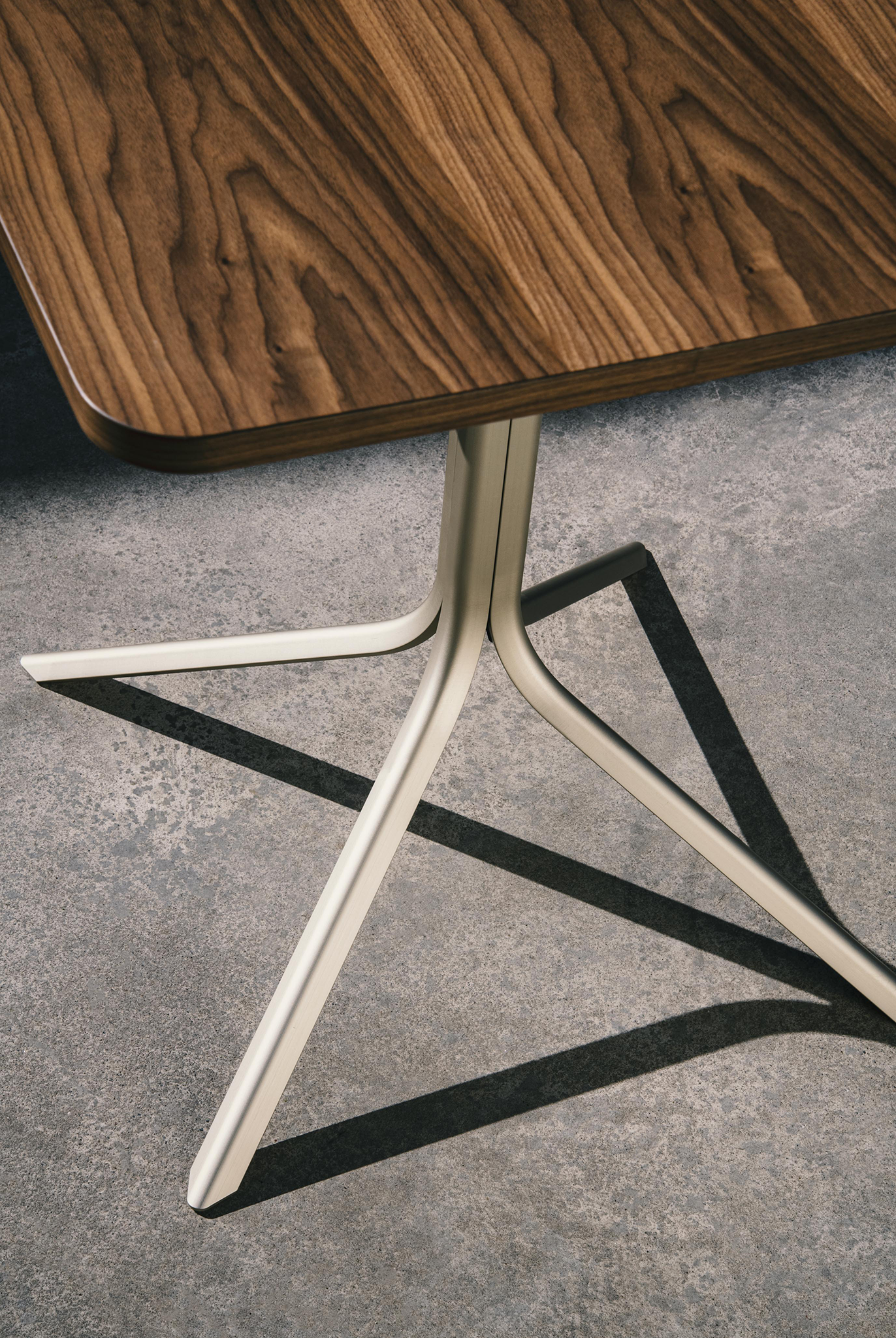 High Tri Table