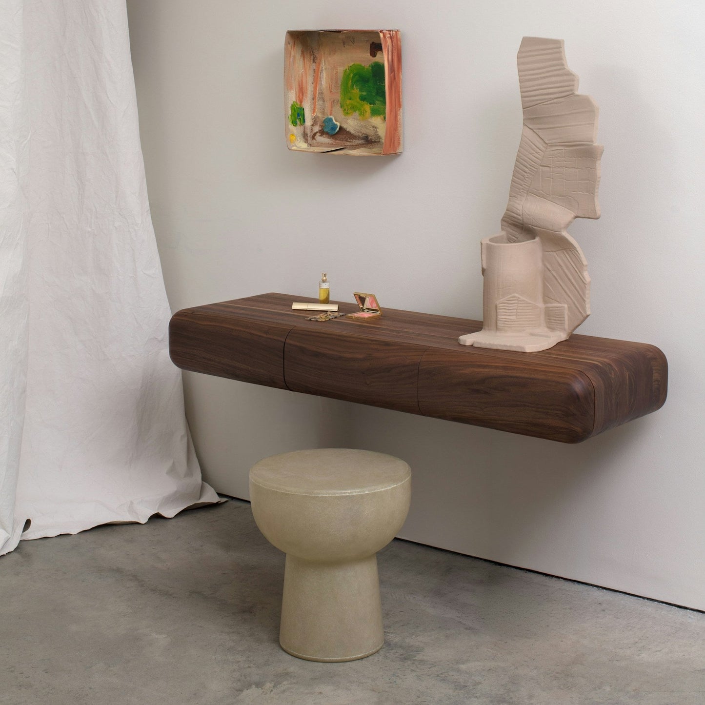 Roll Cantilever Console