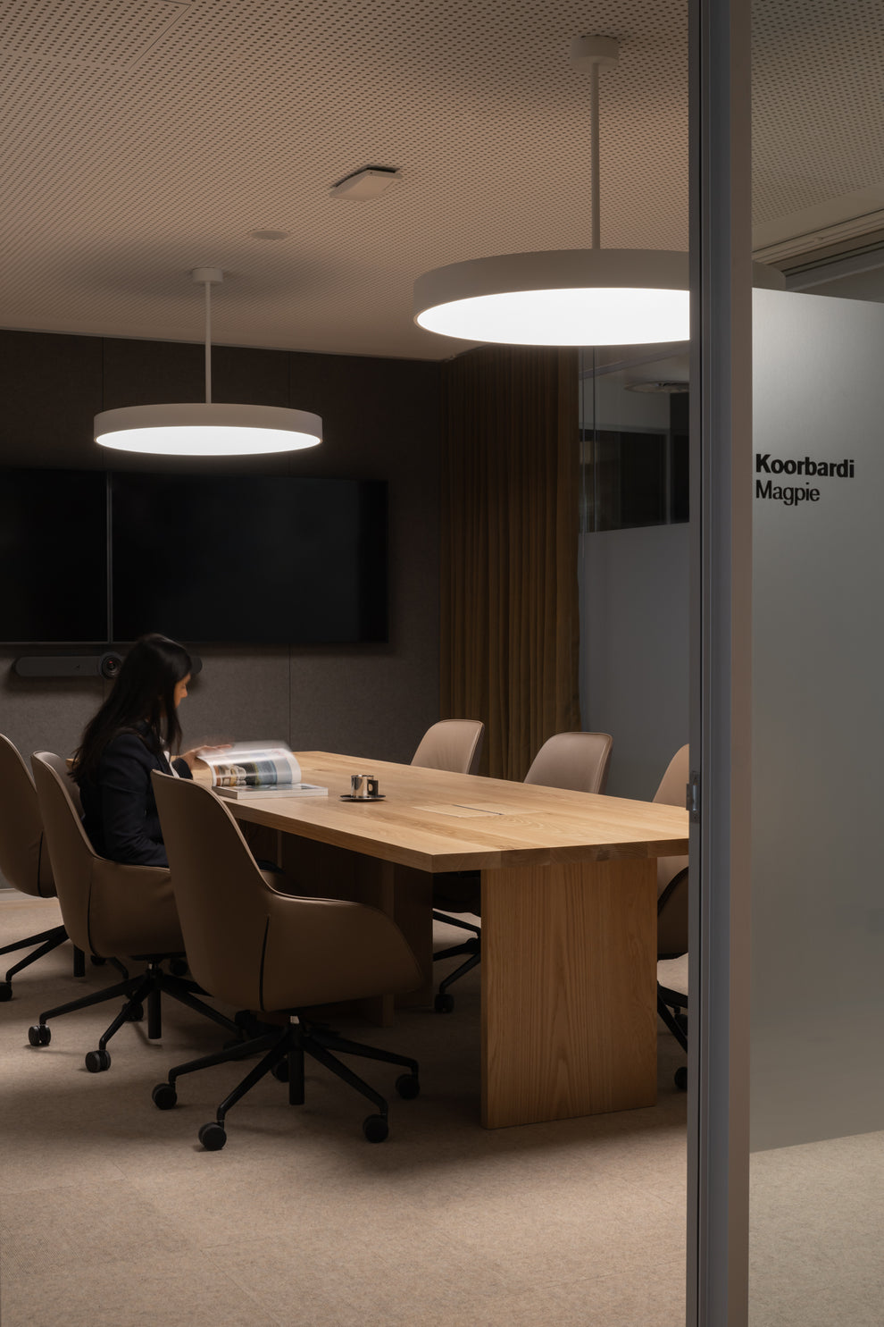 The Workstation as Architecture: Multiplex Perth – District Furniture