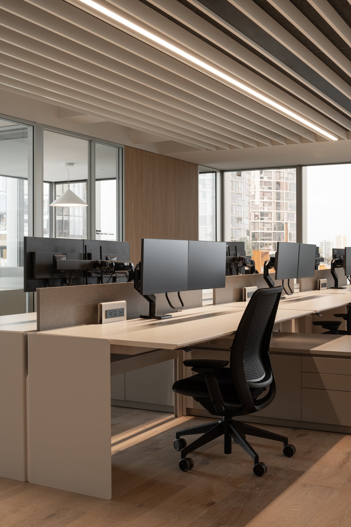 The Workstation as Architecture: Multiplex Perth – District Furniture