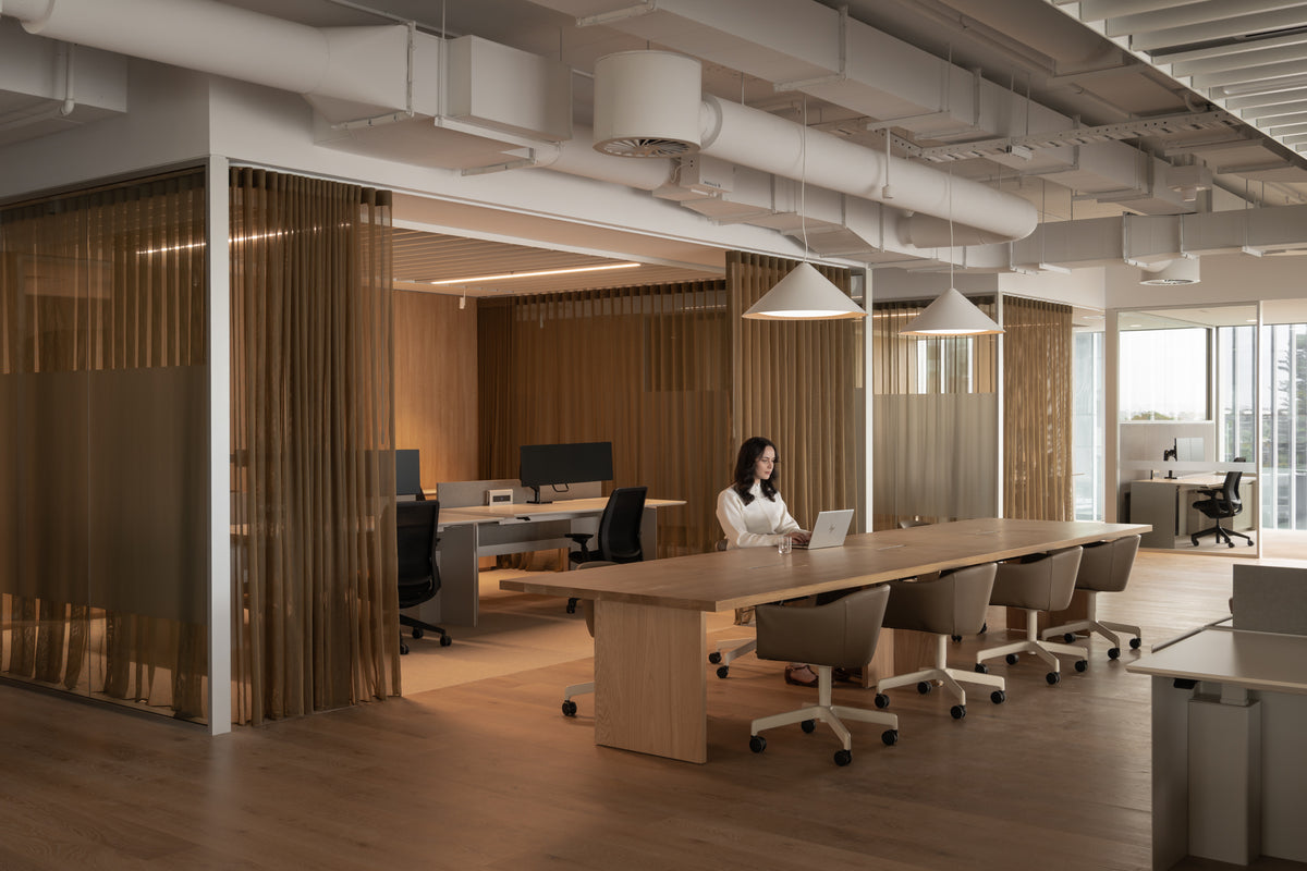 The Workstation as Architecture: Multiplex Perth – District Furniture