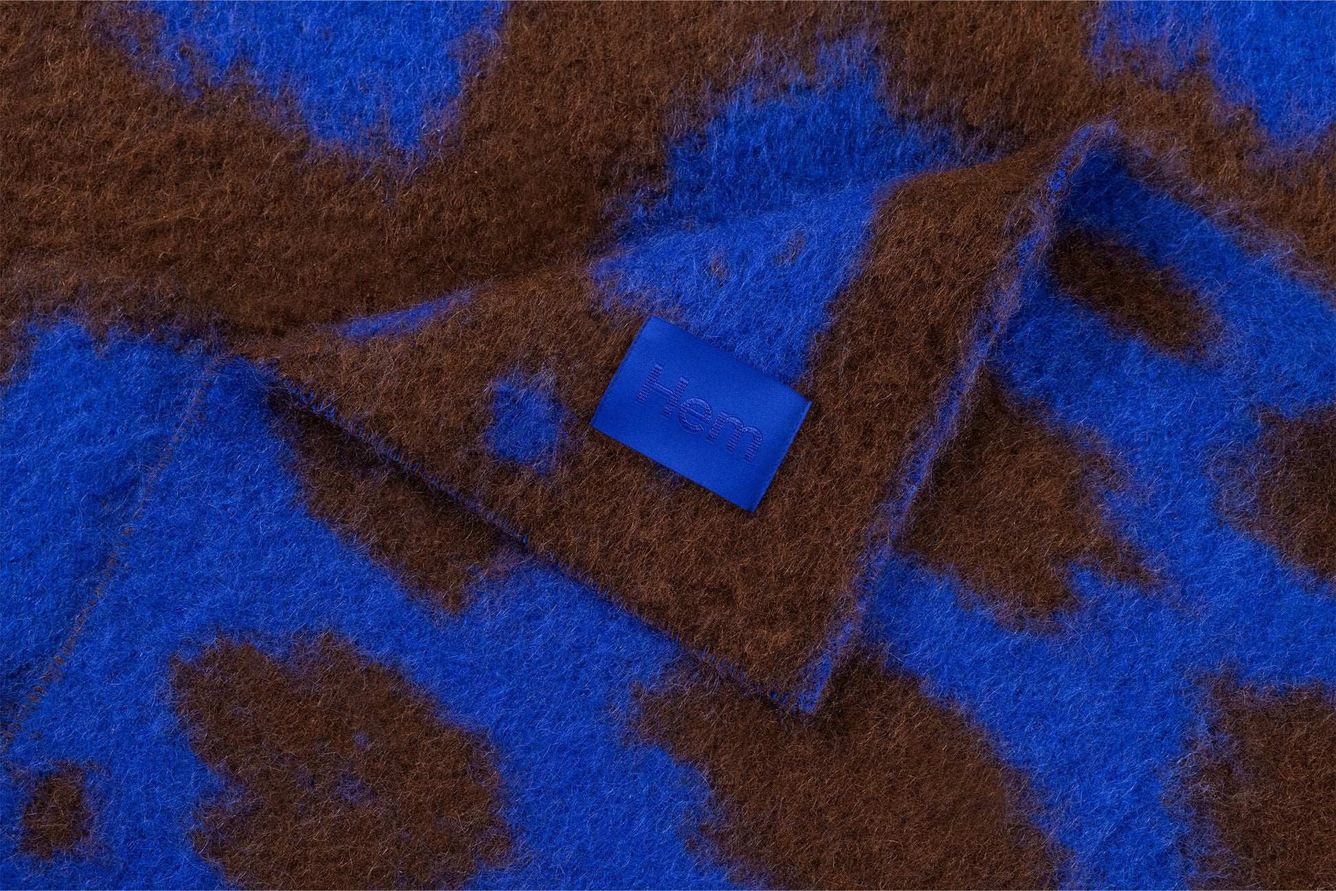 Ultramarine Blue/Brown Spot