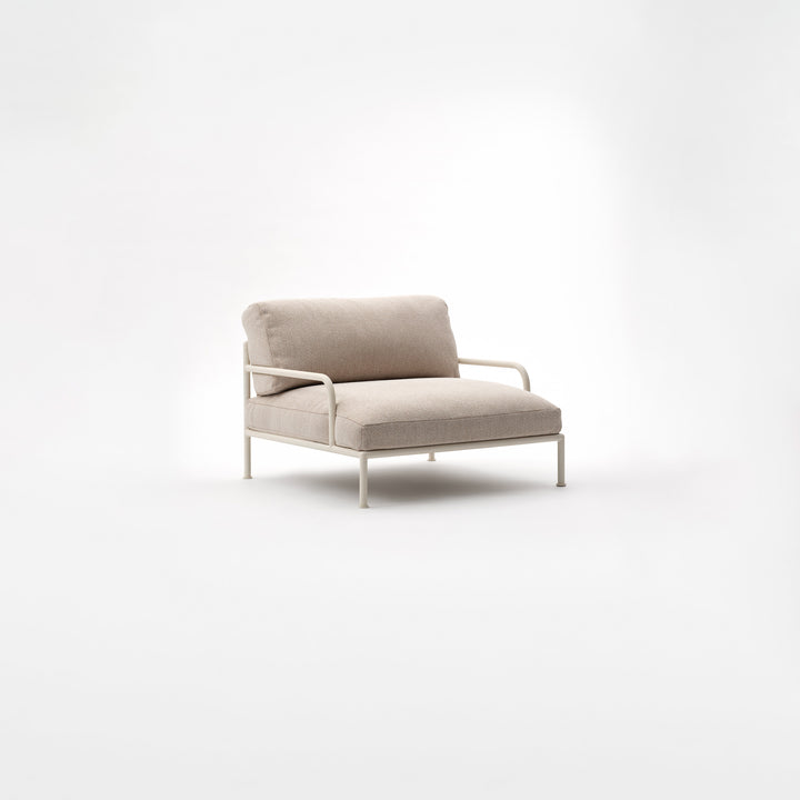 Roè Armchair with Armrests