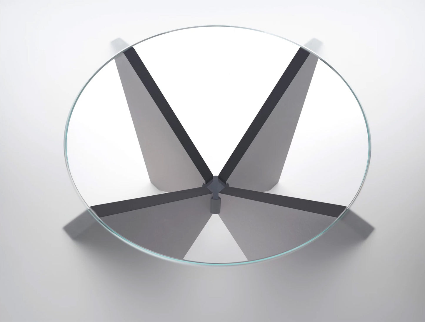 Saturno Dining Table