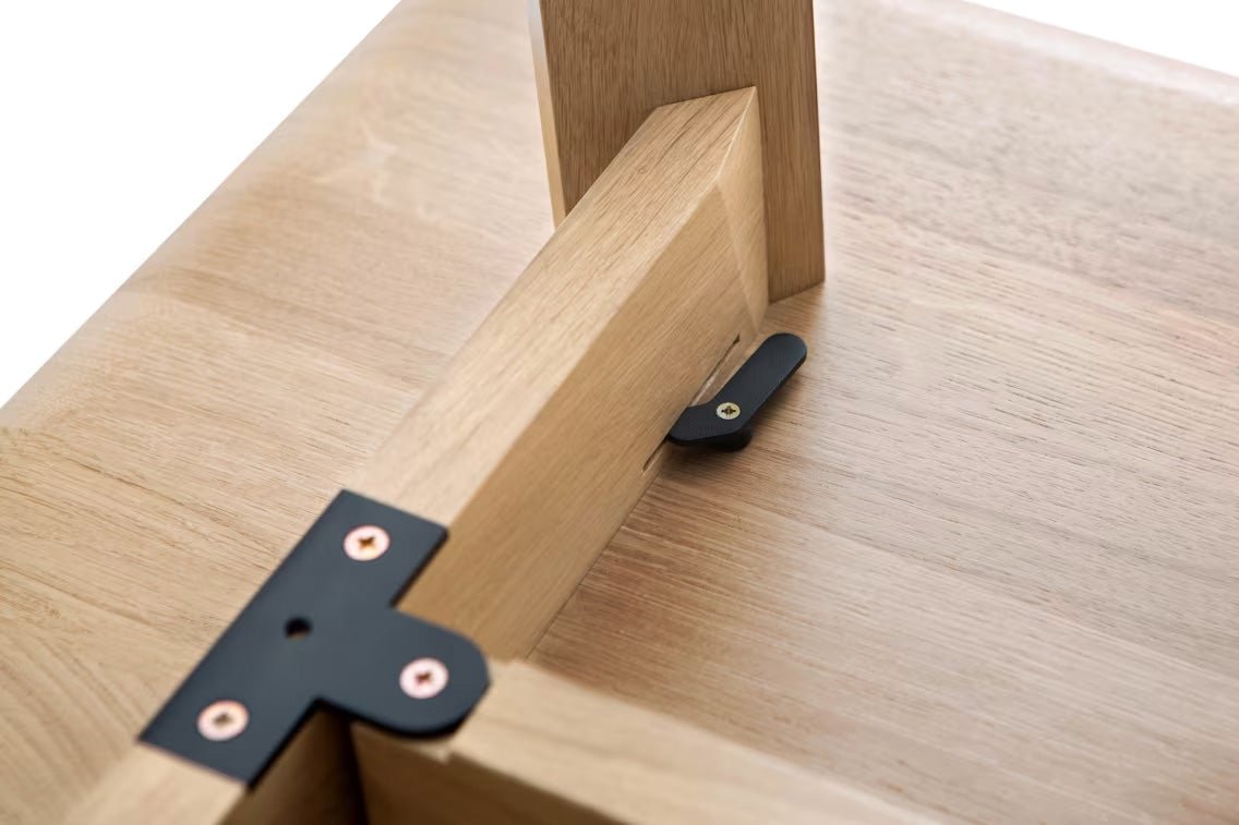 Alle Table - District Furniture