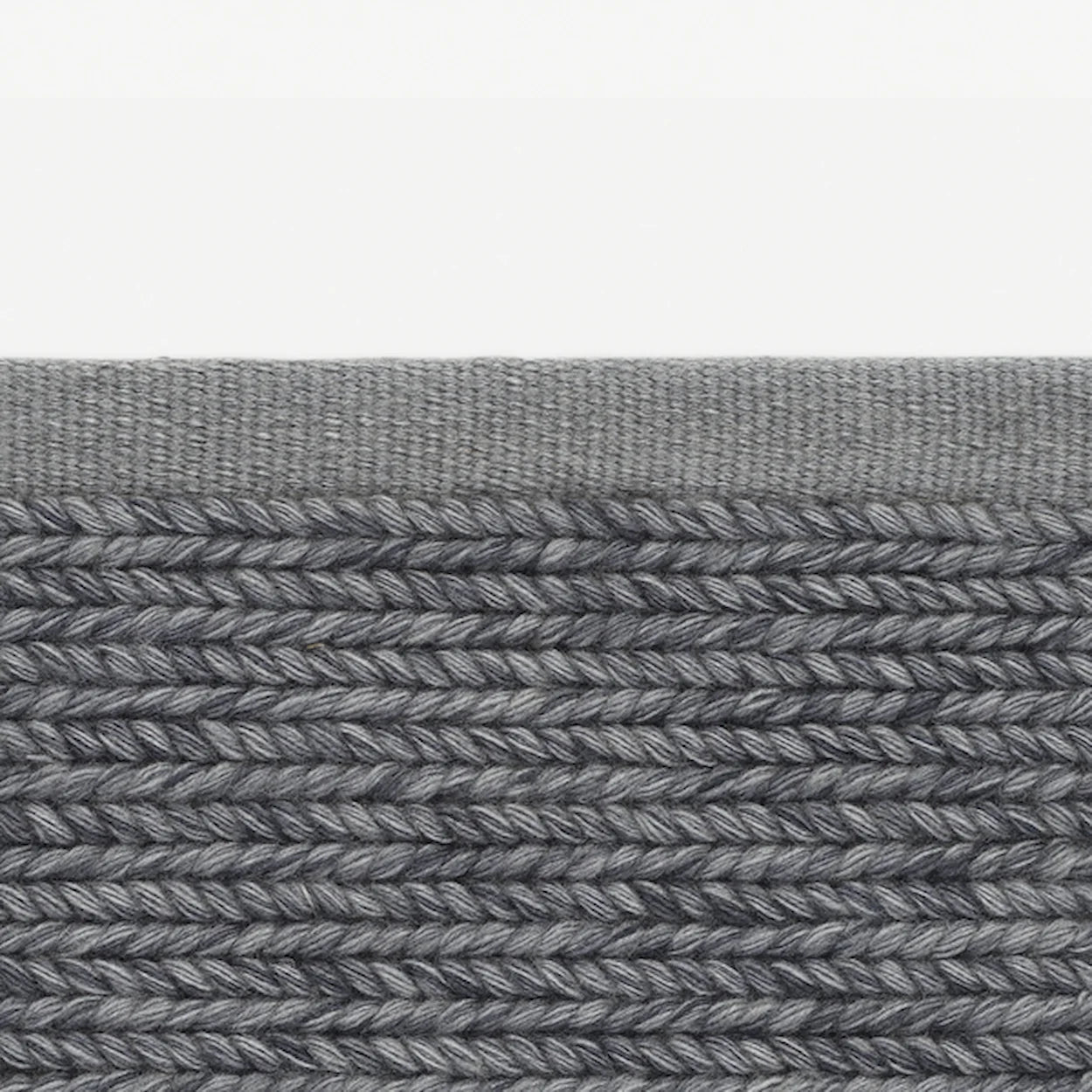 Aram 2 Rug - District Furniture