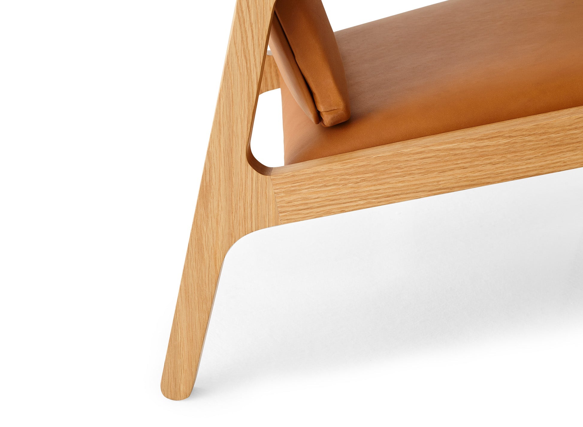 Ari Lounge Chair - District Furniture