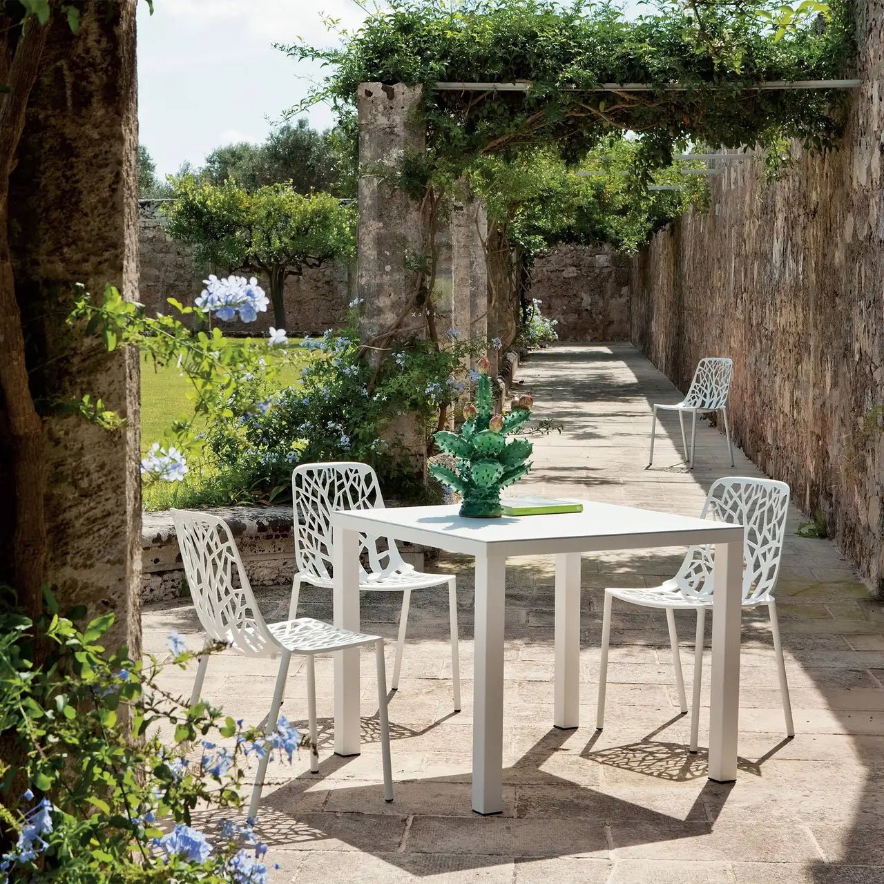 Easy Square Table - District Furniture