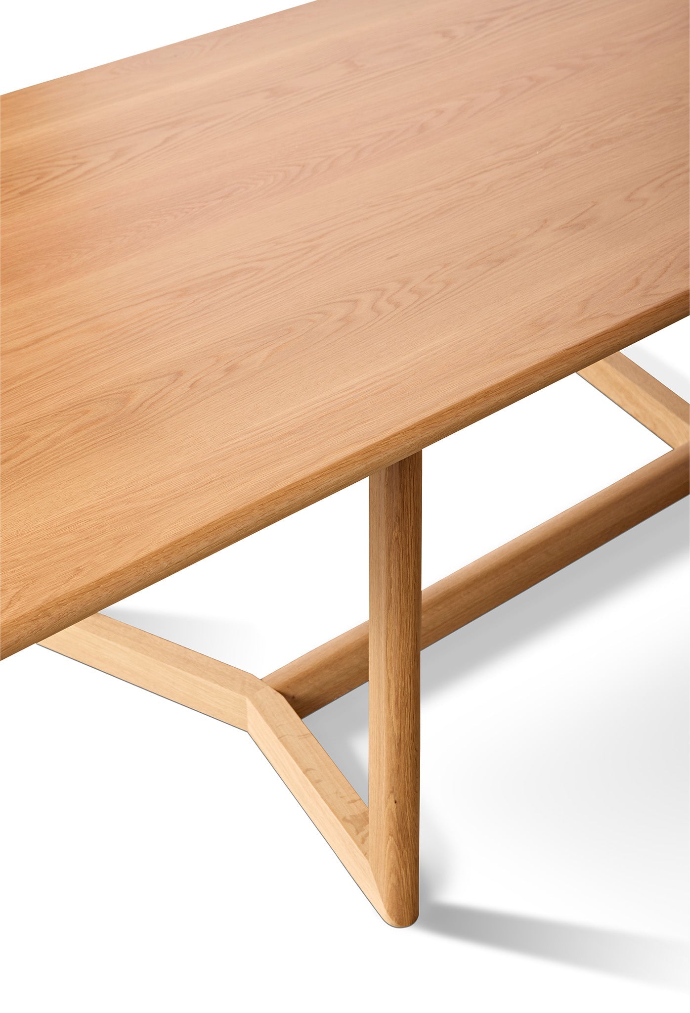 Harry Table - District Furniture
