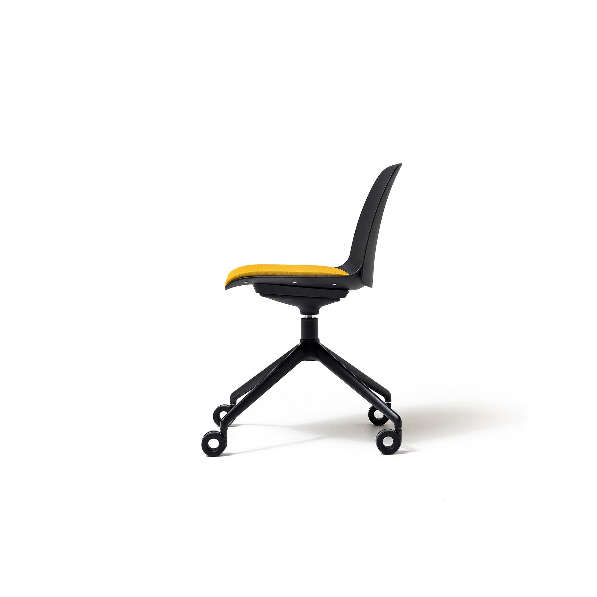 Kire Chair 4W - District Furniture