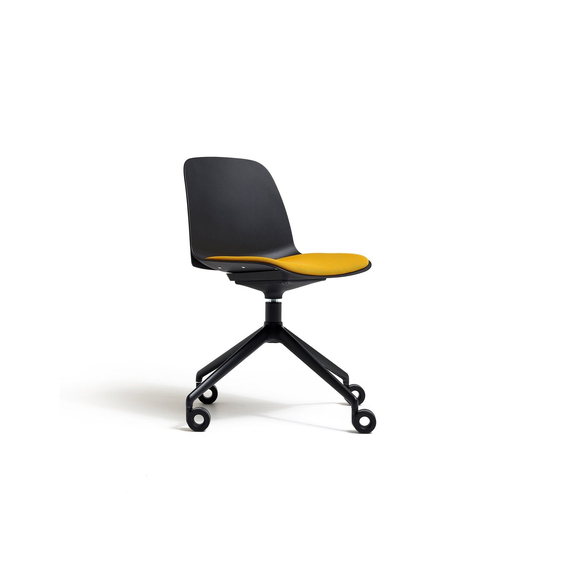 Kire Chair 4W - District Furniture