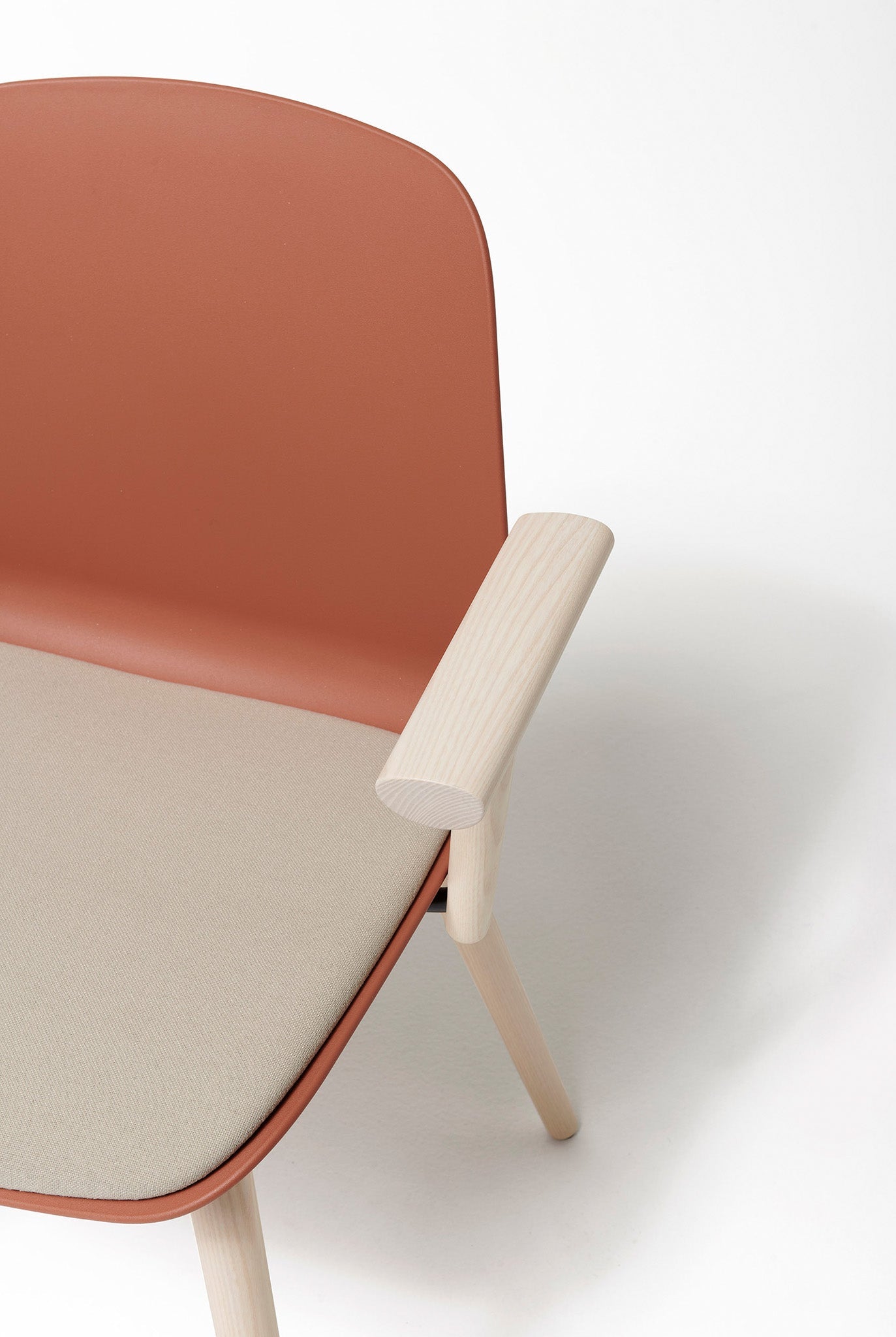 Kire Visitor Chair with Arms - District Furniture