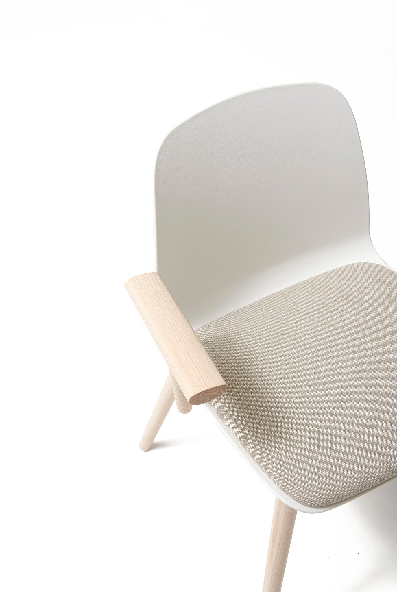 Kire Visitor Chair with Arms - District Furniture