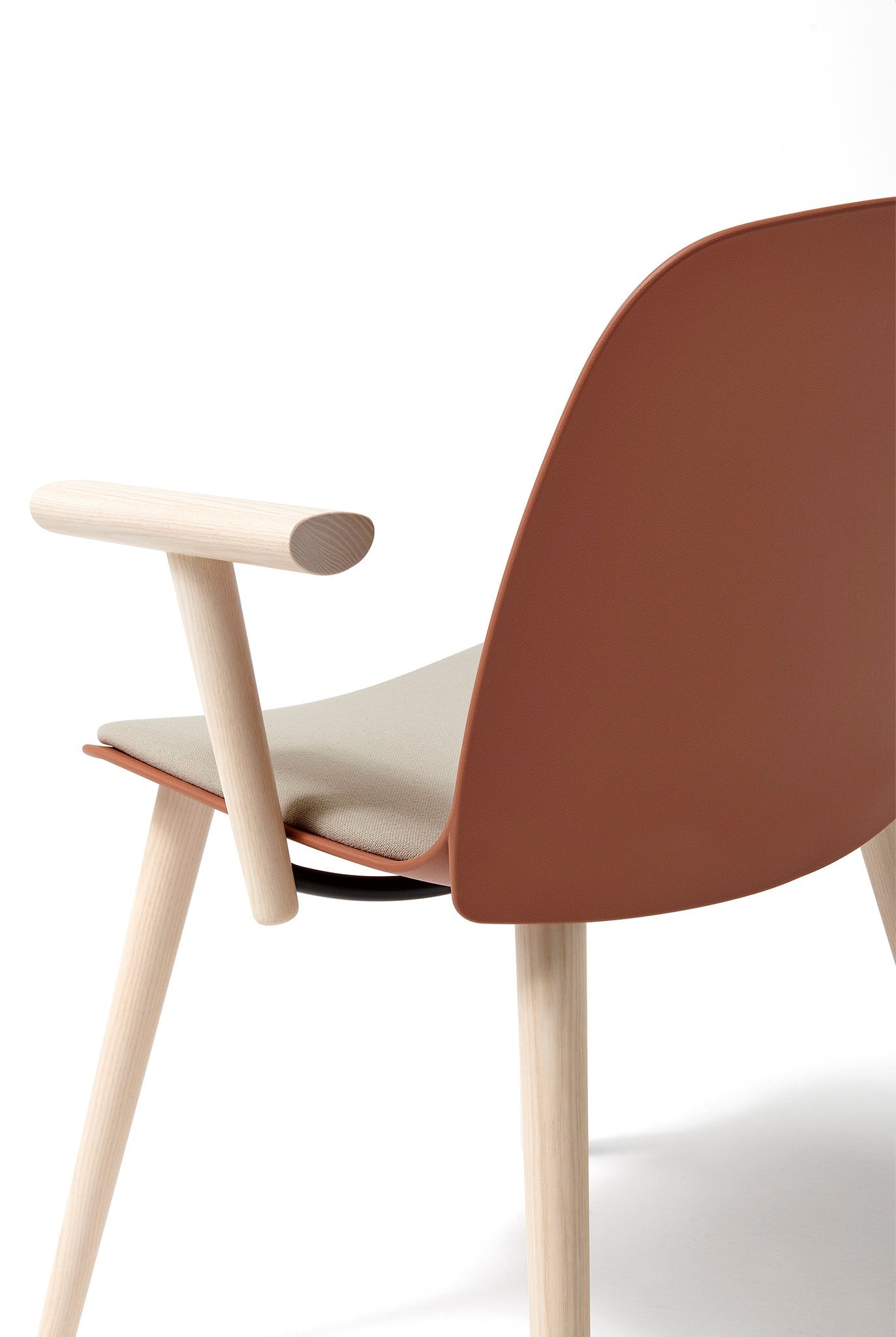 Kire Visitor Chair with Arms - District Furniture