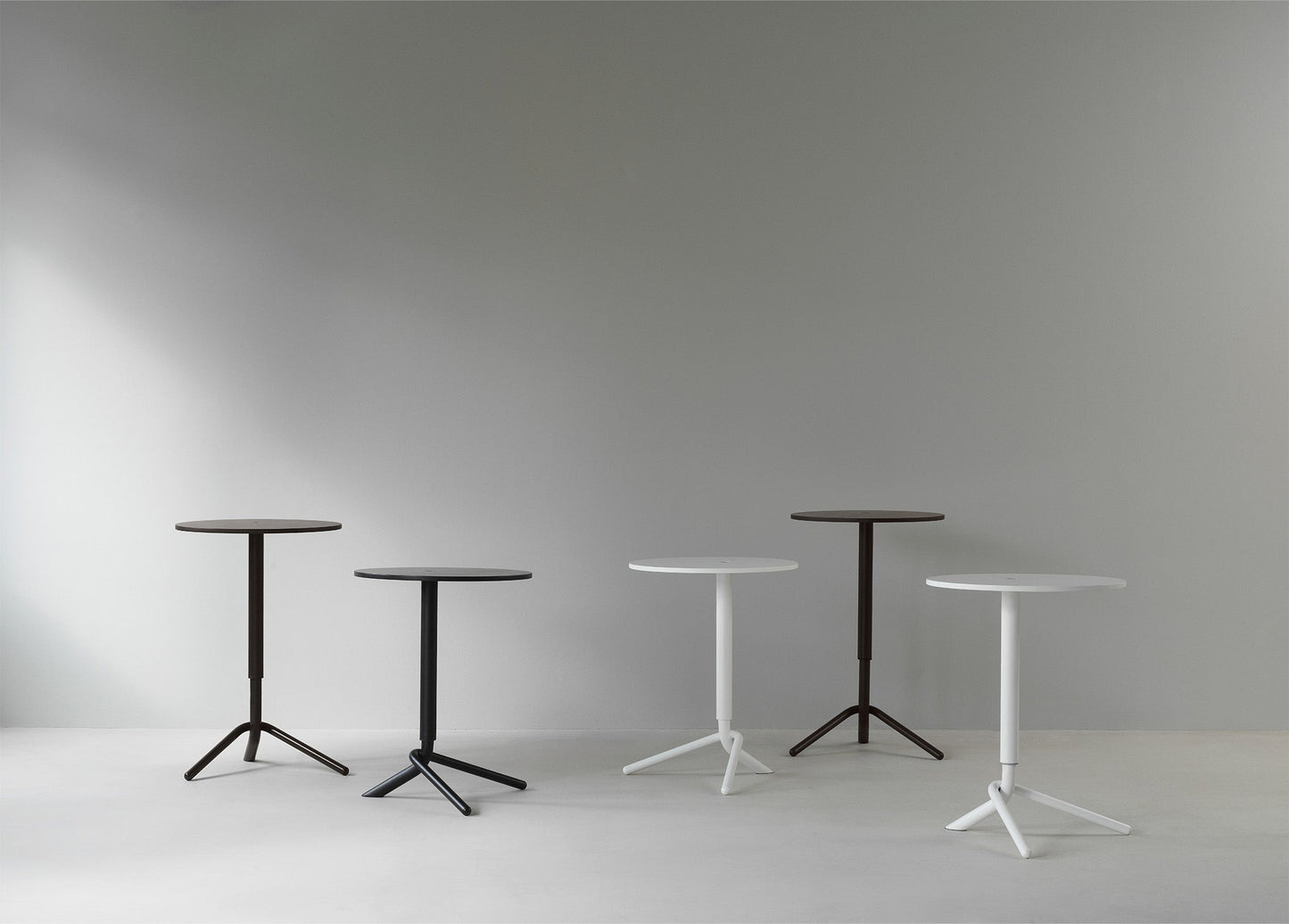 Lift Side Table - District Furniture