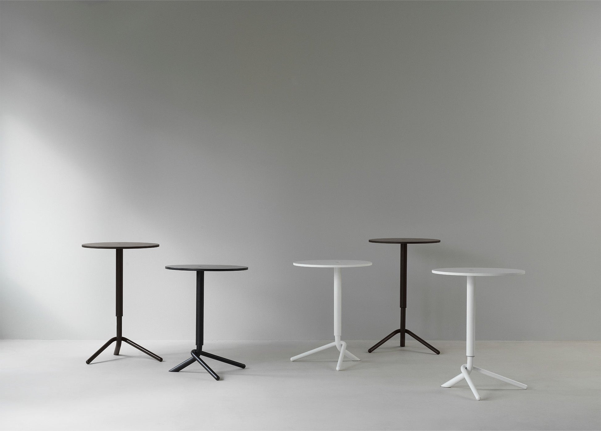 Lift Side Table - District Furniture
