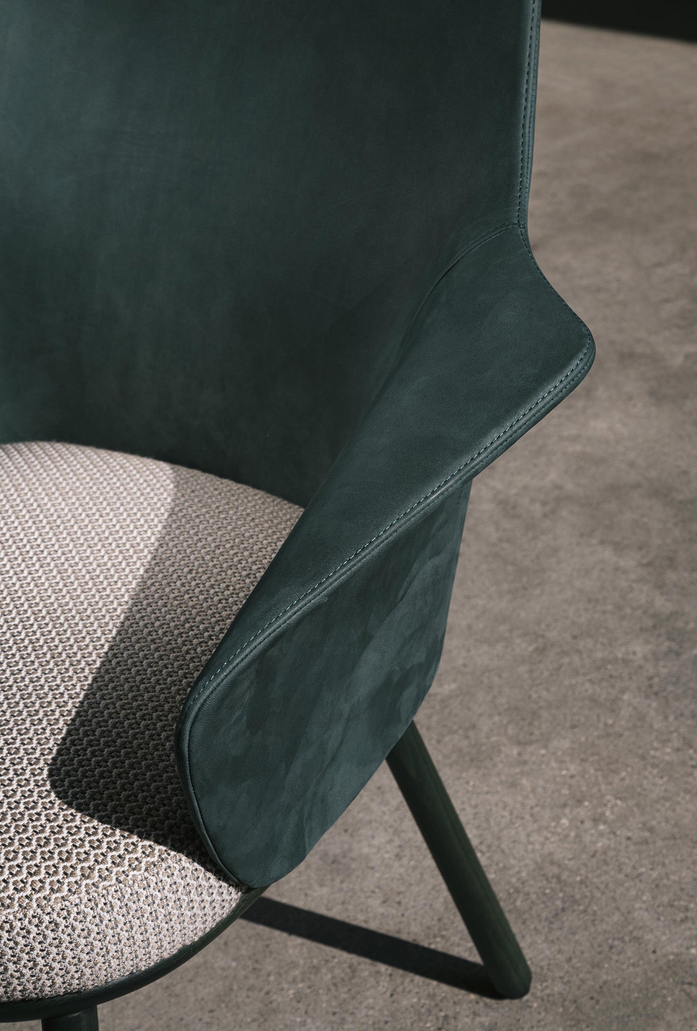Linus Chair 4 Leg - District Furniture