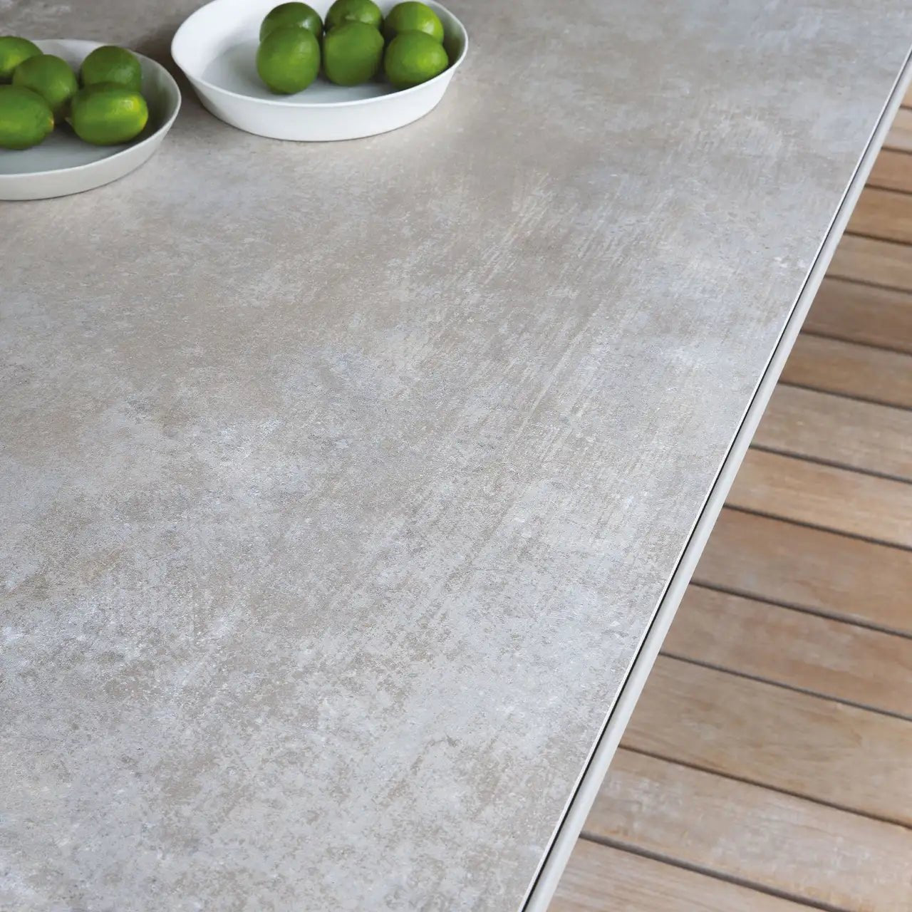 Moai Rectangle table with top in porcelain stoneware - District Furniture