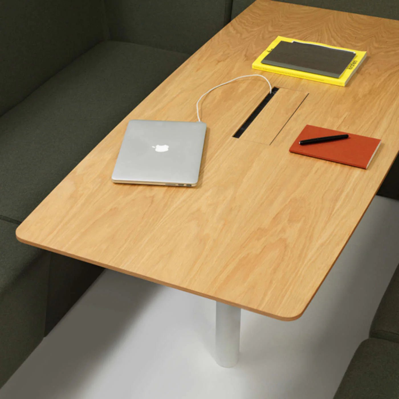 Paramount Quarters - Single Seat - District Furniture