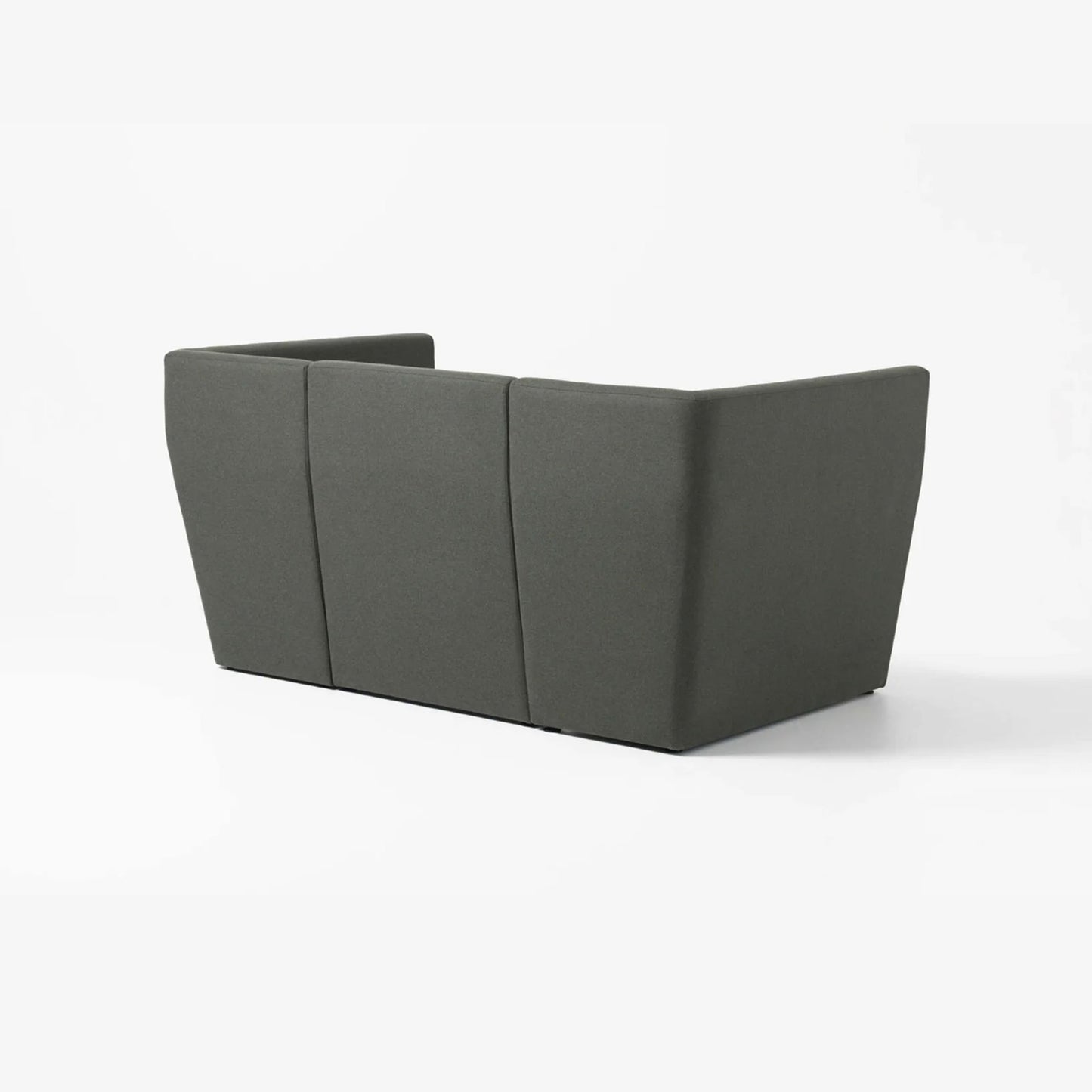 Paramount Quarters - Single Seat