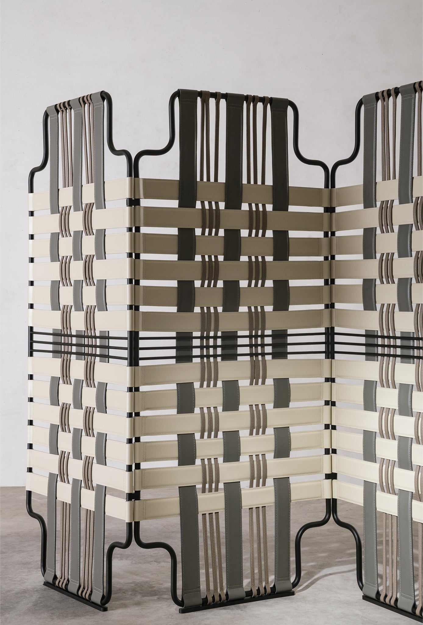 Venier Screen Divider - District Furniture
