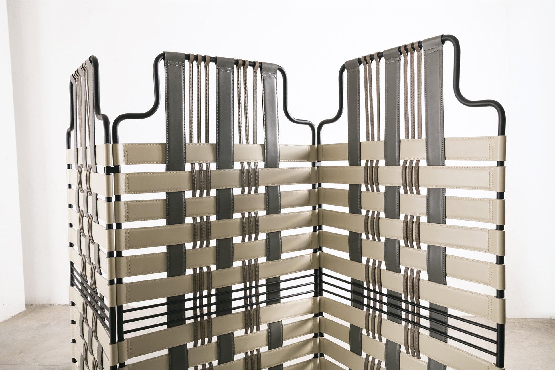 Venier Screen Divider - District Furniture